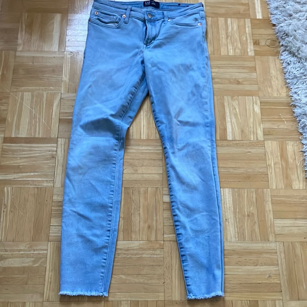 GAP jeans legging style with raw hem 6/28R